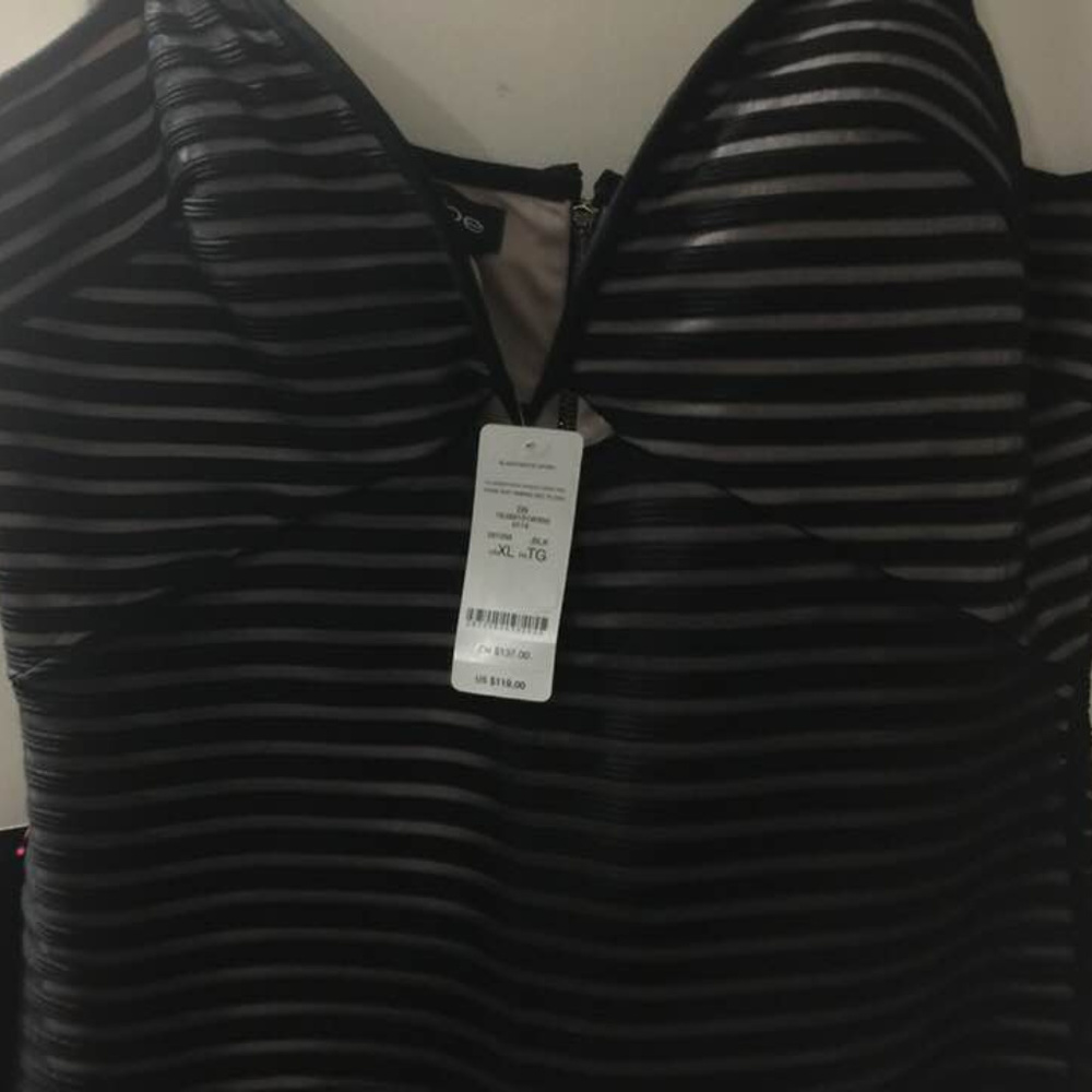 ๐ bebe dress deep v black nude stripes midi dress XL New ๐ - Picture 7 of 8